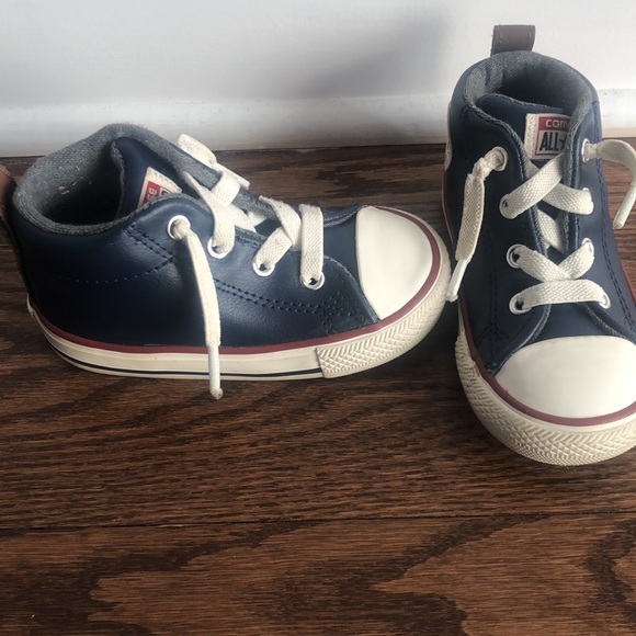 Converse - Picture 3 of 5